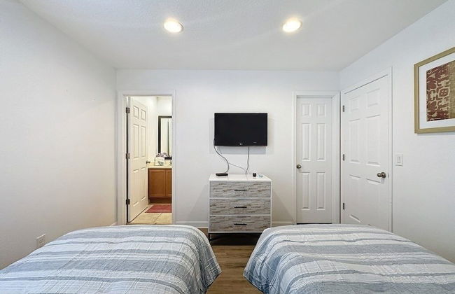 Amazing Townhouse Close To Disney 2 Bed 2.5 Bath 2 Bedroom Townhouse by RedAwning - Foto 7