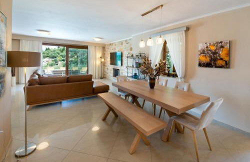 Villa Ozias a modern,spacious, swimmig pool villa. - Foto 14