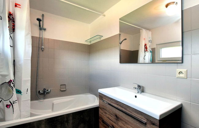 Holiday Home in Saint Vith With Terrace - Photo 19