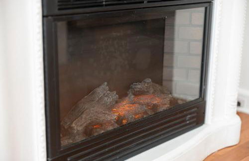 Quiet Retreat 10 Min to NYC Train & free Parking - Foto 5