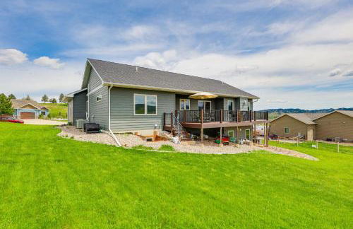 Spearfish Retreat with Fireplace and Mountain Views! - Foto 24