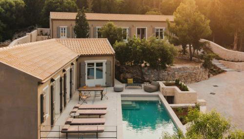 F Topia Villas - Photo 2