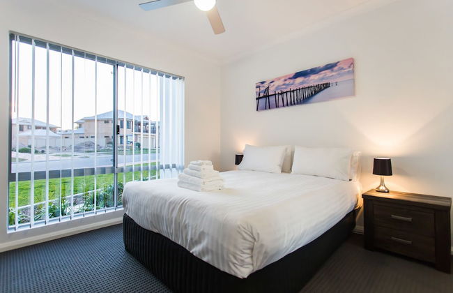 Reflections by Rockingham Apartments - Photo 2