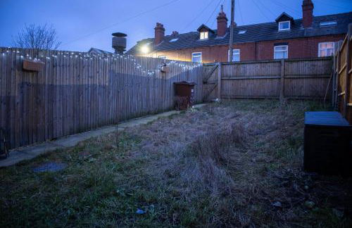 Contractor‑Heaven 5BR Home 4.5 Baths Wakefield - Foto 23