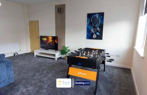 Large 2 Bedroom Apartment By The One Retreats Short Lets & Serviced Accommodation Horley Close To Gatwick Airport - Foto 64