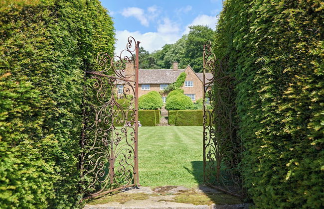 Drakestone House Manor With Breathtaking Cotswolds Views - Photo 32