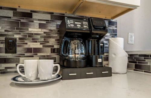 Winter Retreat 3b 3ba Huge backyard Mins from Downtown - Foto 14