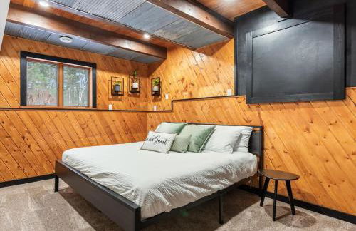 The Log Haus, a newly renovated lakefront cabin close to the trails - Foto 25