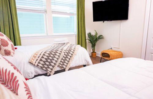 The Botanical Suite Newly Built Upscale Central - Photo 43