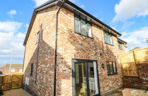 Larch Lodge - Photo 2