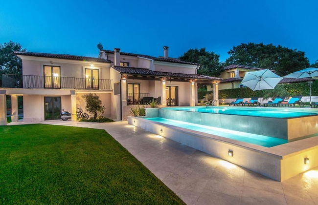 Villa With Swimming Pool and Outdoor Kitchen - Foto 1