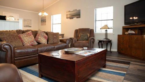 Lakefront Cottage with Private Hot Tub! - Foto 3