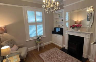 The Lily Pad - Boutique Townhouse, a short walk to Town Center and Racecourse - Photo 29