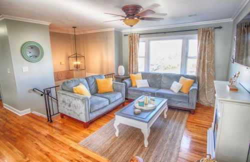 Gorgeous beach house with large pool & private beach, just 3 blocks away!! - Foto 6