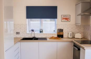 Lovely 2-bedroom Seaside Retreat with Free Parking - Foto 22