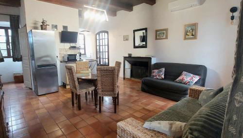 1st floor apartment in 18th century character house - Foto 5