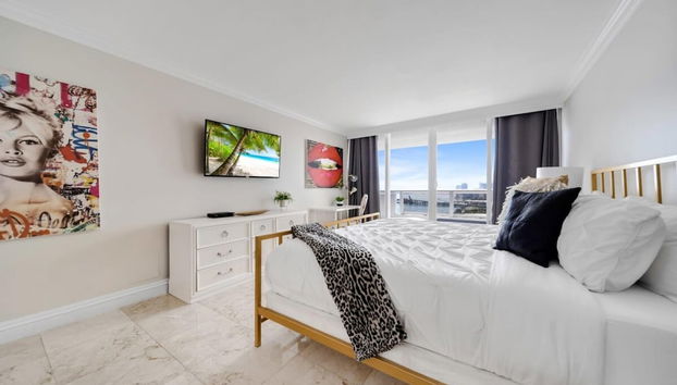 City and Bay View Condo - Walk to Science Museum - Foto 5, Habitación