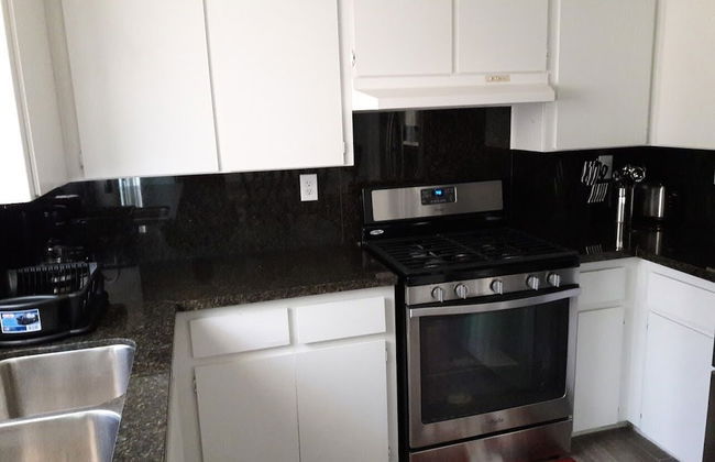 Coalinga Embassy - Photo 5