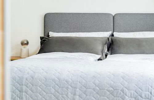 Apart4me Modern Apartment Geislingen zentral mit Parkplatz - Foto 18