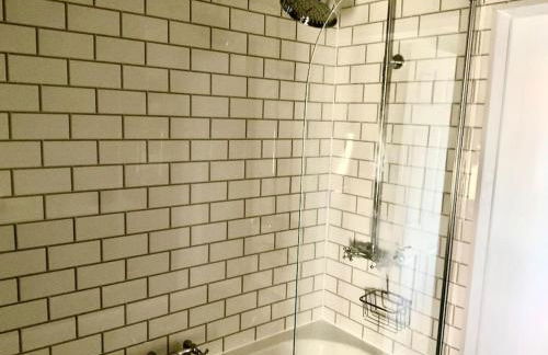 Pirnmill Home with a view - Photo 12