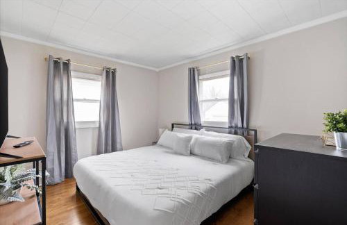 Whole House in Bay View + Fenced-in Yard + Parking - Foto 8