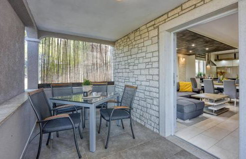 Amazing Apartment In Kanfanar With Wifi - Photo 7