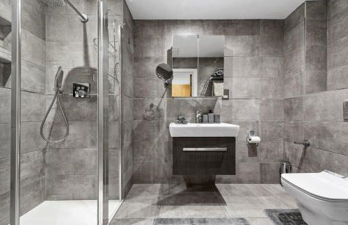 Modern 2 Bed with Balcony & London Eye Views - Foto 56