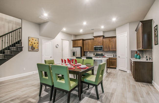 Beautiful furnished 3 bedroom Allen Home - Foto 6