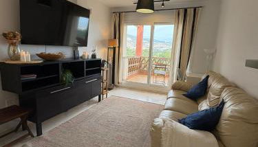 Hill View Benalmadena Appartment with fresh renovation - Foto 5