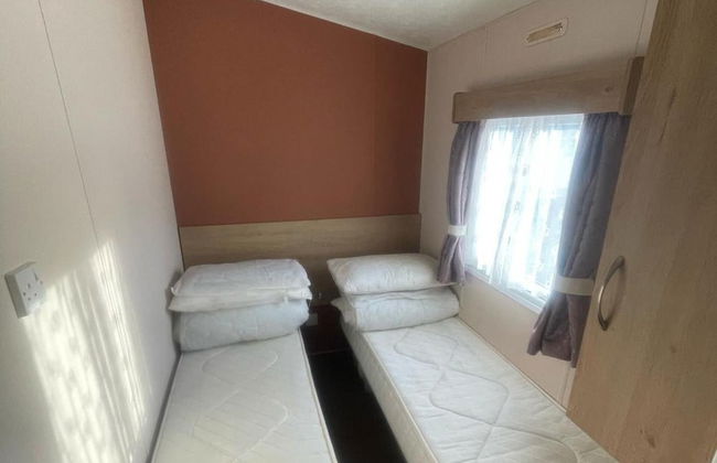 3 Bed Caravan - Sleeps 8 - Pets - Parking - Wifi - Foto 4