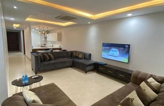 Air Reside Residency Apartment - Photo 2