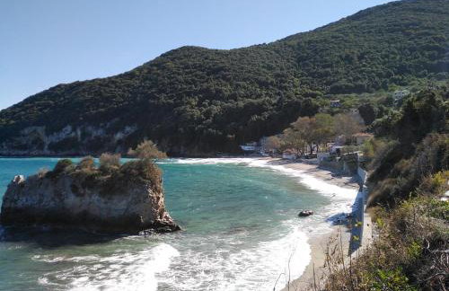 Kamari Beach guest house - Photo 47