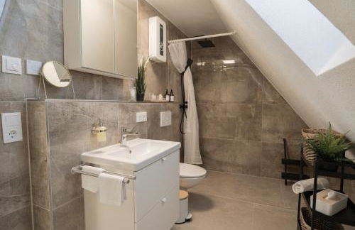 FEEL GOOD HOMES Ruhig-Klimaanlage-WLAN-Regendusche - Foto 52