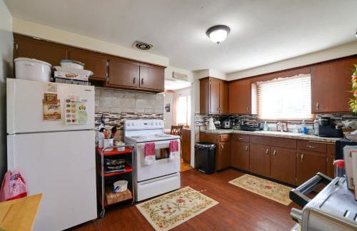 Large Private Yard Home 14 Mi to Niagara Falls! - Foto 4