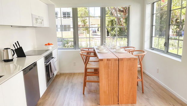 Beach Haus Design District - Foto 5, Essbereich im Zimmer