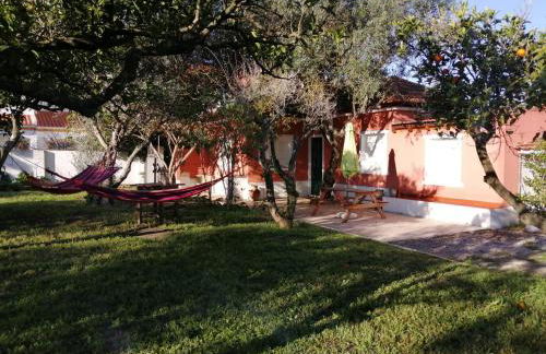 Casa das Laranjeiras e parque infantil - Foto 1