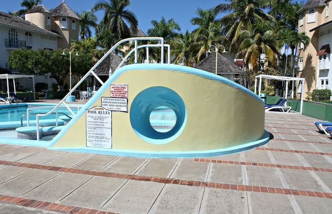 Private 2 Bedroom Beachfront Penthouse Condo Ocho Rios, Jamaica - Foto 18