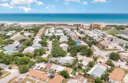 Beachside Bungalow- 2 minutes from the beach! - Foto 3