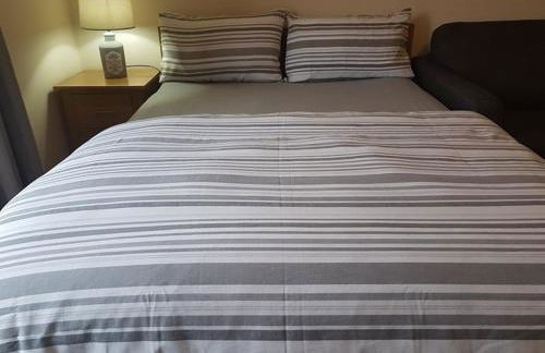 Yvi's 2-3 Bedroom Town Apartment - Foto 13