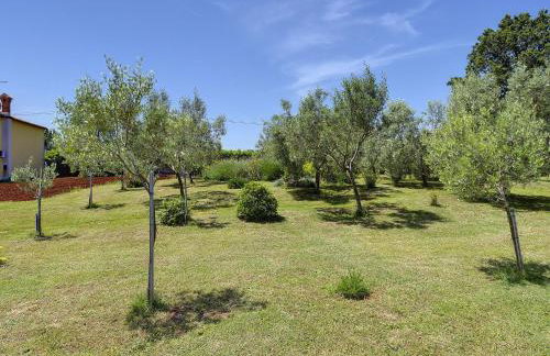 Apartment With Modern Decor and Spacious Garden, 3 km From the Beach - Foto 8