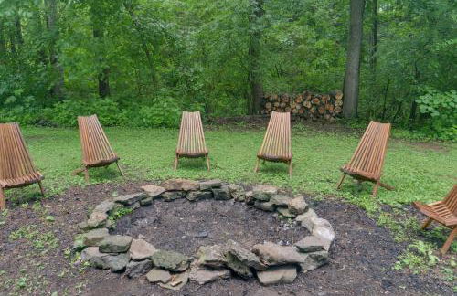 Cozy Tennessee Cabin with Deck, Grill and Fire Pit! - Foto 2