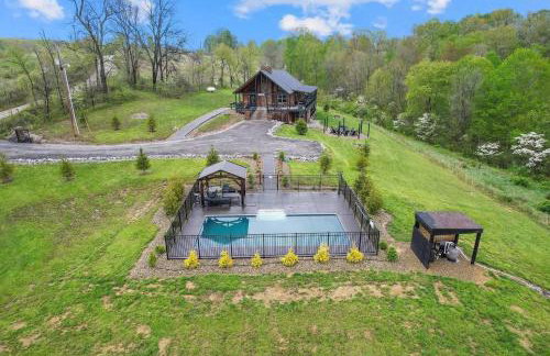 Serenity Ridge- Scenic Luxury Log Estate Getaway - Foto 6