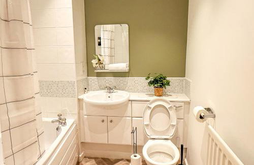 Tutu Suite - Stylish & Quiet City Centre 2 Bed Apartment I Free private Parking & Fast WiFi - Foto 11