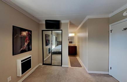 Spacious 3 Bed 3 Bath Condo with Pool - Foto 20