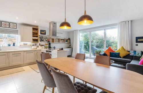 Spacious Family Oasis Explore with Ease - Pass the Keys - Photo 12