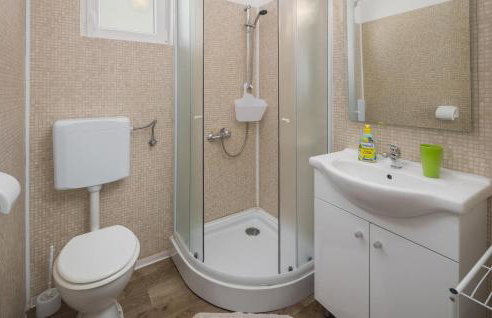 Awesome Home In Tinjan - Foto 16