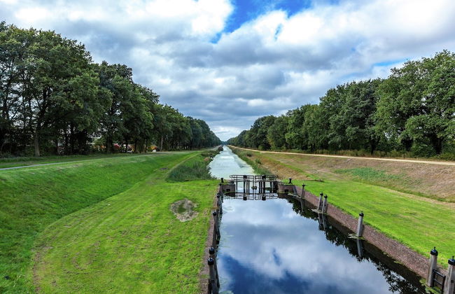 Alluring Holiday Home in Reutum-Weerselo with Hot Tub - Foto 36