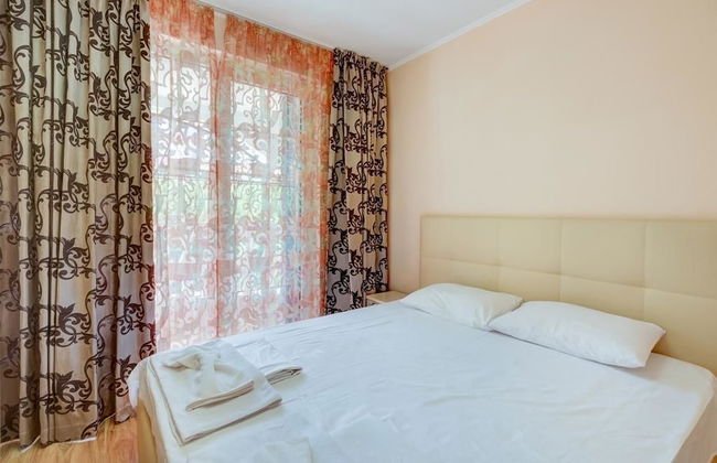 Venera & Anastasia Palace Apartments - Photo 26