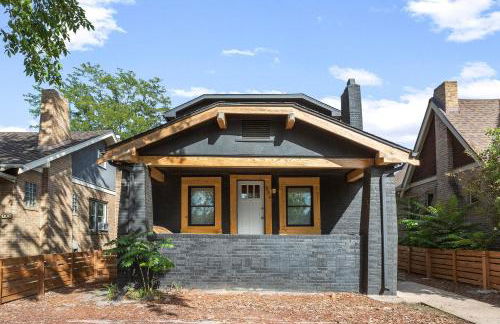 Basement with Full Kitchen and Near Downtown - Photo 15