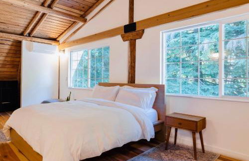 Hot Tub, Sauna, Cold Plunge - 1 mile from Rainier NP - Sleeps 8 - Foto 1